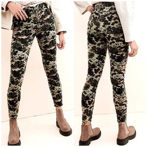 Anthropologie Pilcro floral corduroy skinny pants